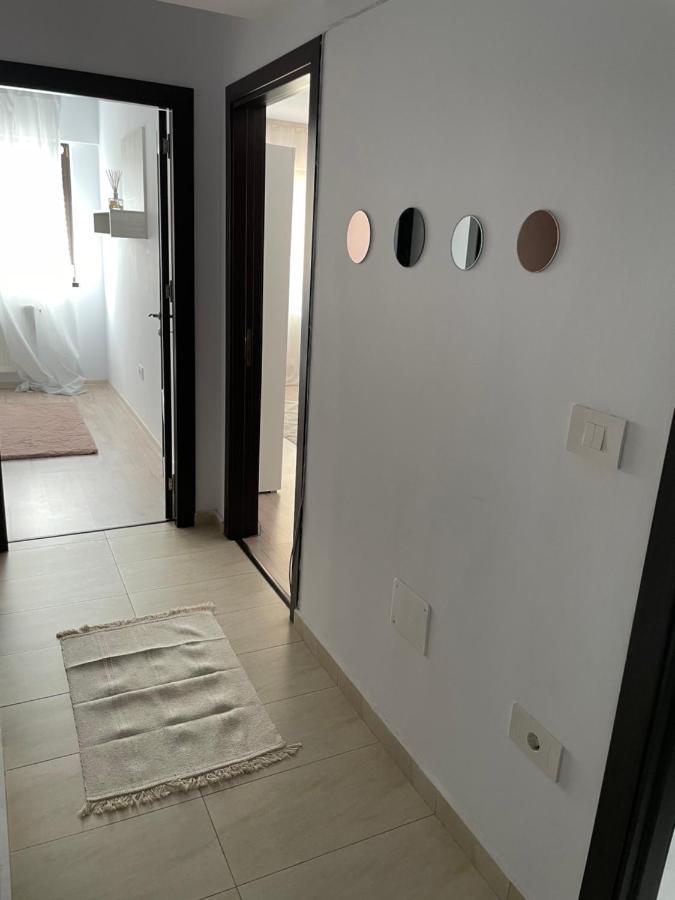 Ferienwohnung The Mirror - Quiet & Friendly Place In Copou Iasi Exterior foto